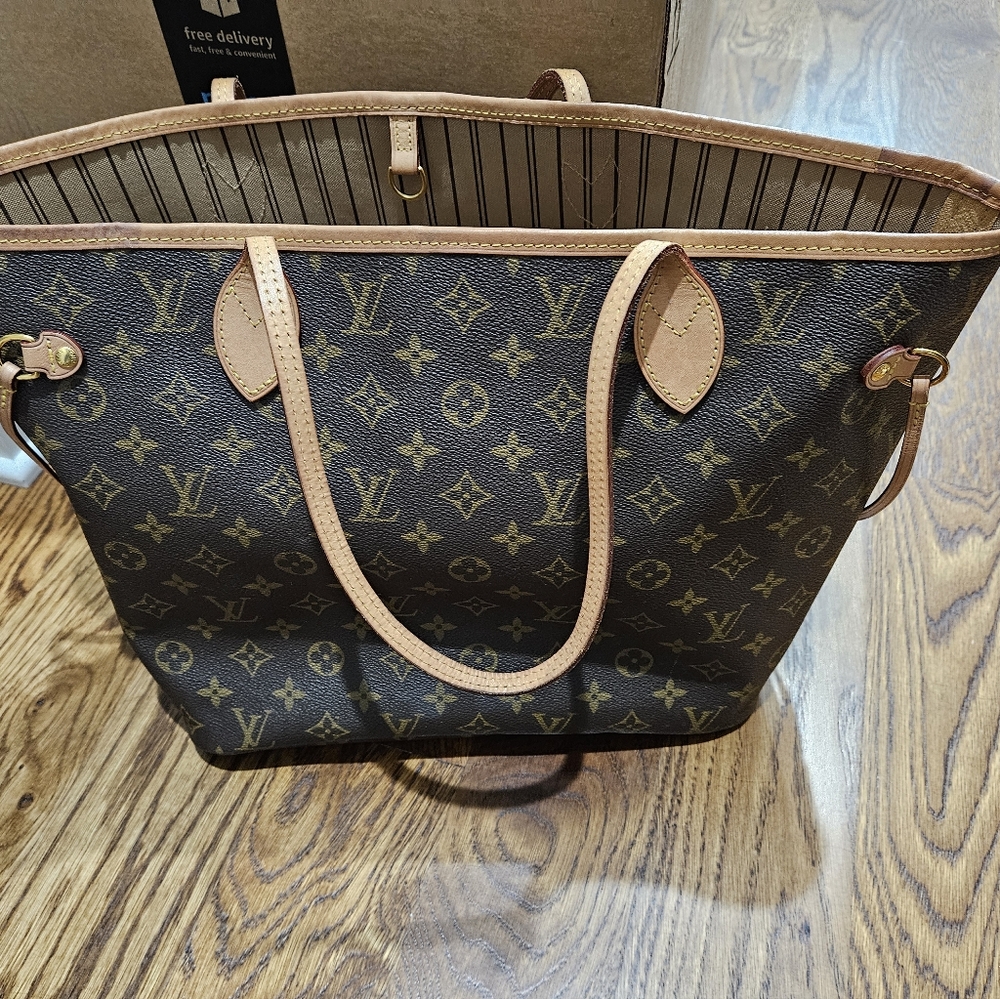 SOLD Louis Vuitton Monogram Neverfull MM